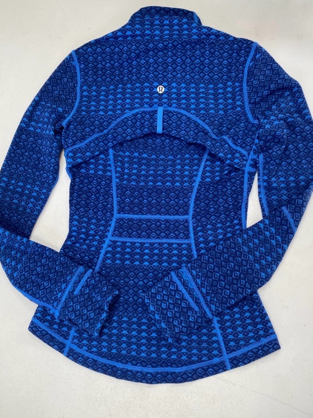 Lululemon Define Jacket Blue Geometric Pattern Full Zip Size 4 Thumbholes - Picture 3 of 13
